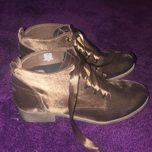 Steve Madden brown velvet booties